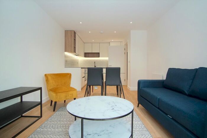 1 Bedroom Flat To Rent In Fairbank House, Beaufort Square, London, NW9