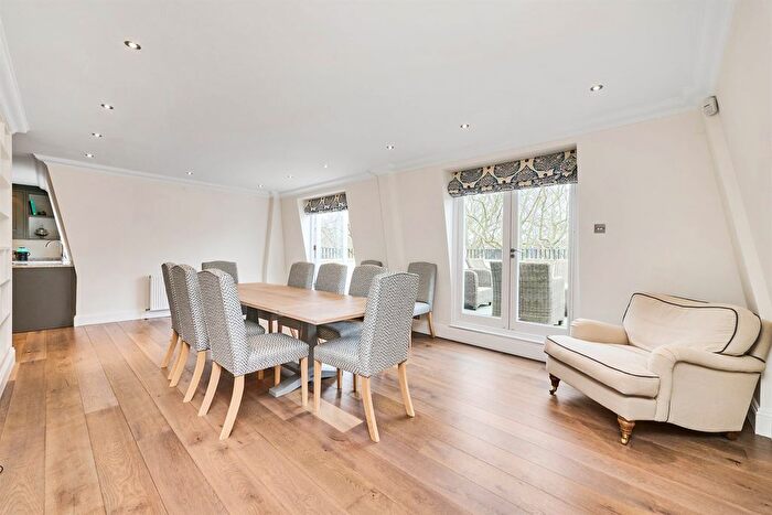 3 Bedroom Flat To Rent In Bramham Gardens, London, SW5