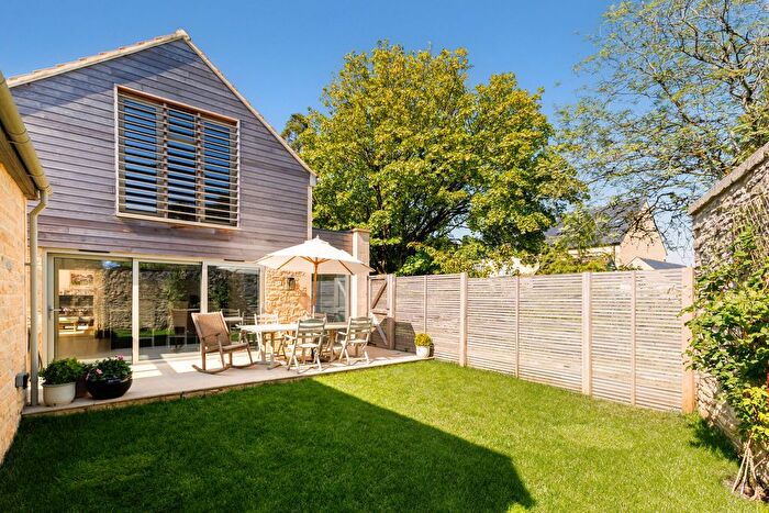 4 Bedroom Detached House For Sale In Tanners Lane, Marshfield, SN14
