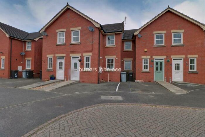 3 Bedroom Semi-Detached House To Rent In Merchants Court, CW1