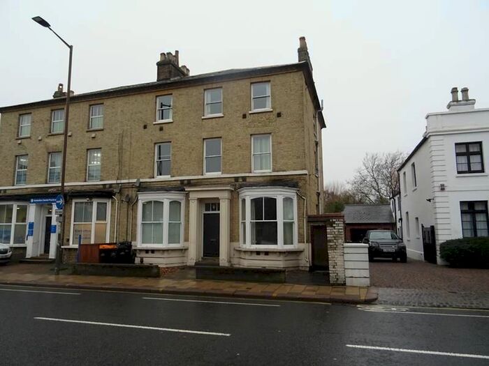 Studio To Rent In Flat Kimbolton Road, Bedford, MK40