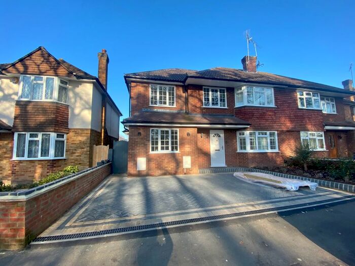 1 Bedroom Flat To Rent In Woking, GU22