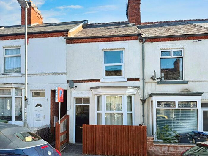3 Bedroom Terraced House For Sale In Queens Road, Hinckley, LE10