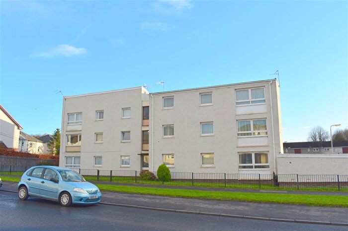 2 Bedroom Flat To Rent In Carwadric Road, Thornliebank, Glasgow, G46