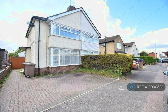 2 Bedroom Semi-Detached House To Rent In Whitefield Avenue, Luton, LU3