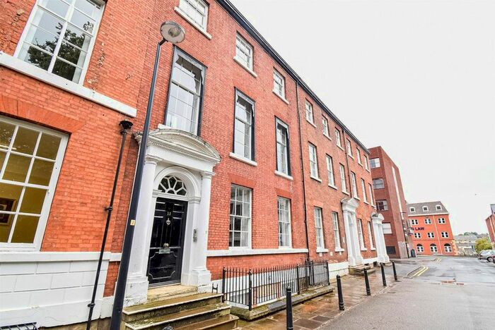 1 Bedroom Flat To Rent In Flat, South Parade, Wakefield, WF1