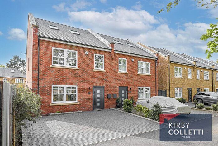 4 Bedroom Semi-Detached House To Rent In Hailey Gardens, Ware Road, Hailey, SG13