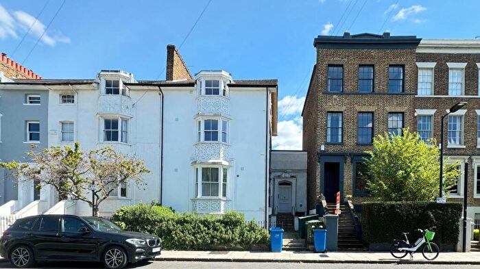 Studio To Rent In Lyndhurst Way, Peckham, London, SE15