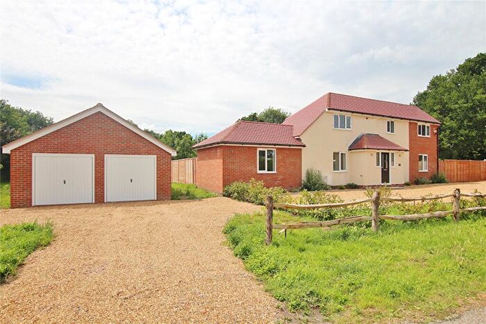 4 Bedroom Detached House For Sale In Rounce Lane, West End, Woking, Surrey, GU24