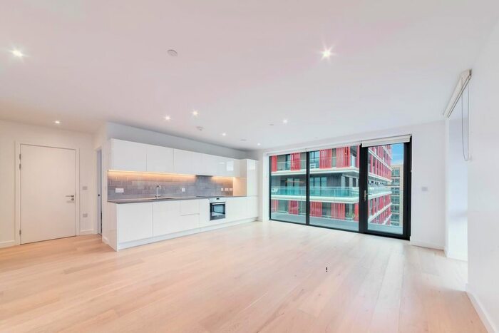 2 Bedroom Flat To Rent In Bonnet Street, London, E16