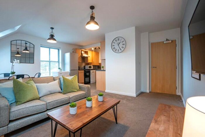 3 Bedroom Apartment To Rent In Hope Court, Exeter, EX4