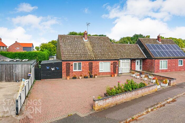 2 Bedroom Detached Bungalow For Sale In Sutton Crescent, Freethorpe, Norwich, NR13