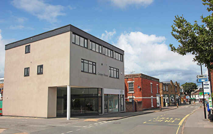 1 Bedroom Apartment For Sale In New Road, Hythe, SO45
