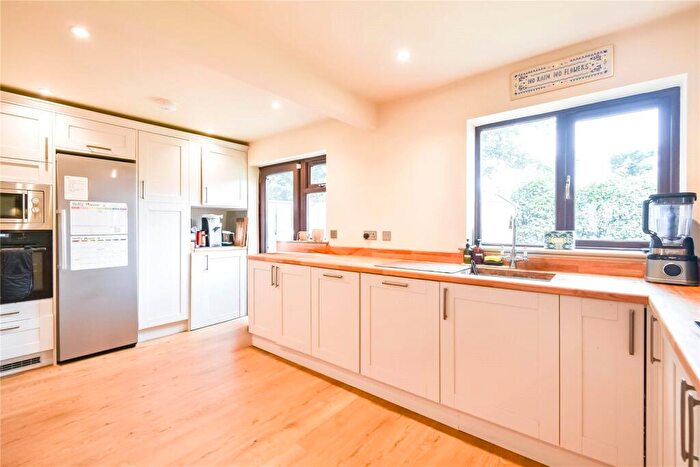 4 Bedroom Detached House For Sale In Barley Close, Thatcham, Berkshire, RG19