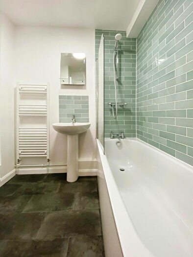 2 Bedroom Flat For Sale In Caxton Court, Bath City Centre, BA2