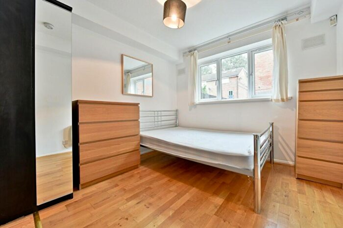 1 Bedroom Apartment To Rent In Ambassador Square, Canary Wharf, London, E14
