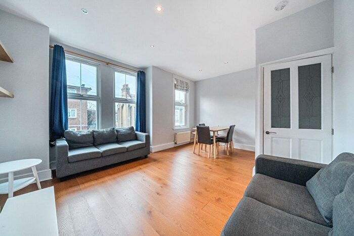 4 Bedroom Flat For Sale In Renmuir Street, Tooting, London, SW17