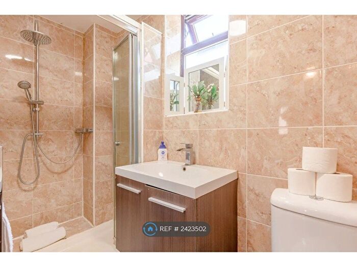 2 Bedroom End Of Terrace House To Rent In Ambergate Street, London, SE17