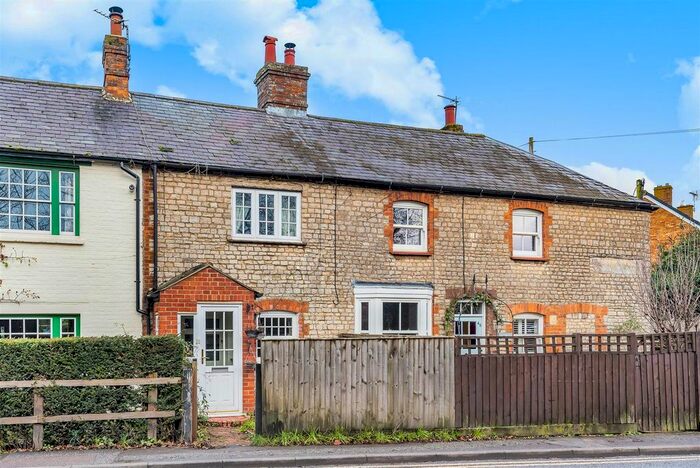 2 Bedroom Property To Rent In North Street, Thame, OX9