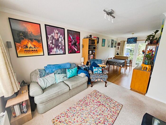 3 Bedroom End Of Terrace House For Sale In Bramley Avenue, Faversham, ME13