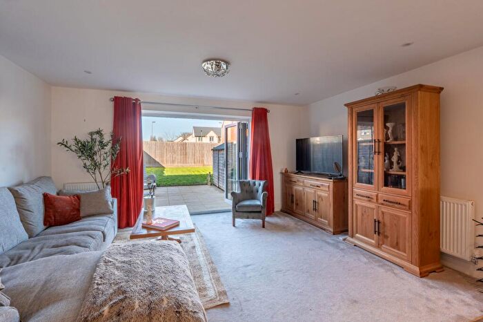 3 Bedroom House For Sale In Trenchard Circle, Upper Heyford, OX25