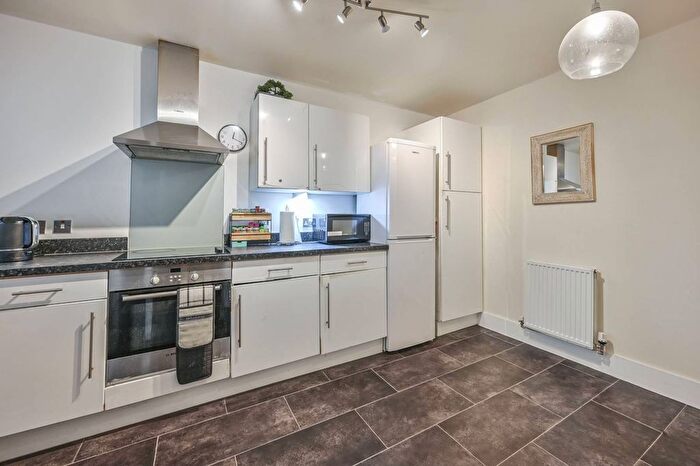 1 Bedroom Flat For Sale In Cambria Court, Walthamstow, London, E17