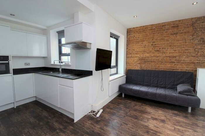 Flat To Rent In Green Lanes, Harringay, N8