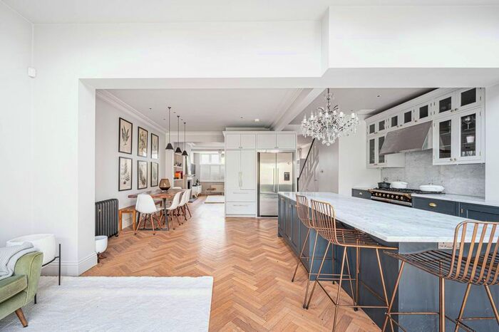 4 Bedroom Semi-Detached House To Rent In Hillcourt Avenue, West Finchley, London, N12