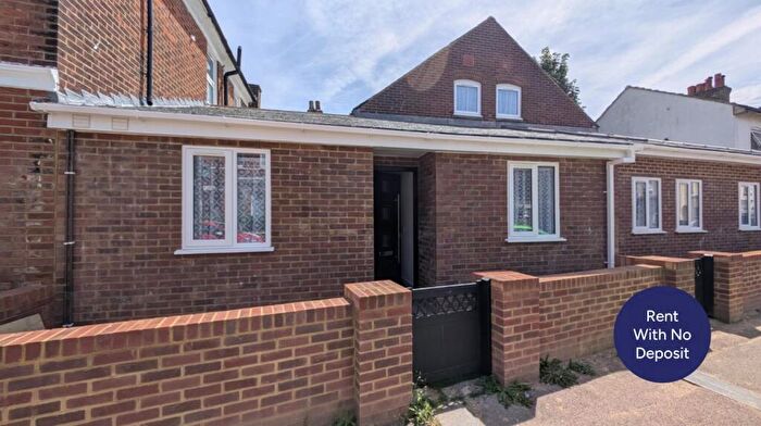 2 Bedroom Flat To Rent In Lorne Road, Dover, Kent, CT16