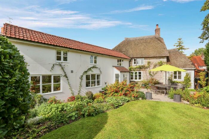 3 Bedroom Character Property For Sale In Southover Cottages, Frampton, Dorchester, DT2