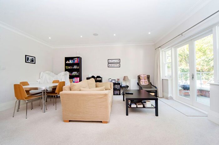 2 Bedroom Flat To Rent In West Hill, London, SW15