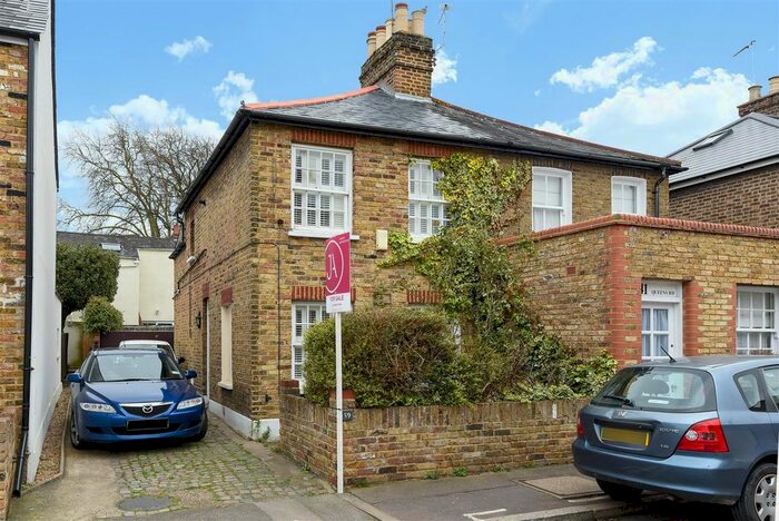 2 Bedroom End Of Terrace House To Rent In Queens Road, East Sheen, SW14