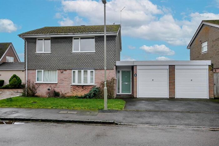 4 Bedroom Detached House For Sale In Thames Mead, Crowmarsh Gifford, OX10