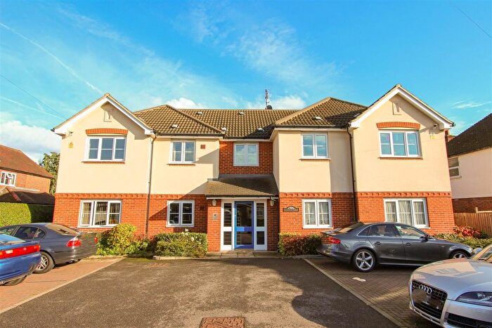 1 Bedroom Flat For Sale In Corwell Lane, Hillingdon, UB8