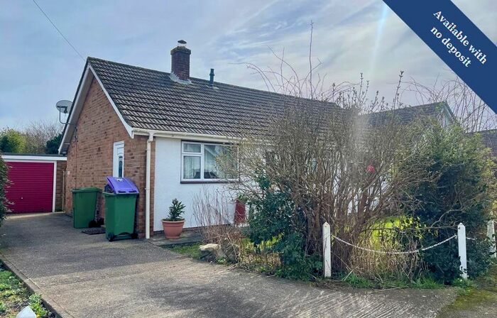 3 Bedroom Semi-Detached Bungalow To Rent In St. Johns Way, Densole, CT18