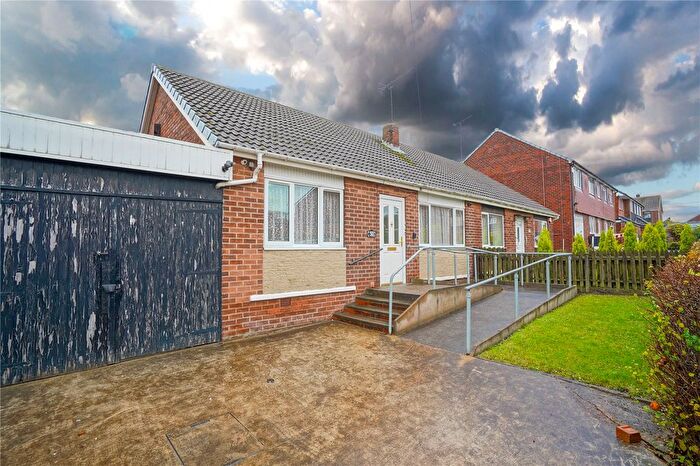 2 Bedroom Bungalow For Sale In Fellowsfield Way, Rotherham, South Yorkshire, S61