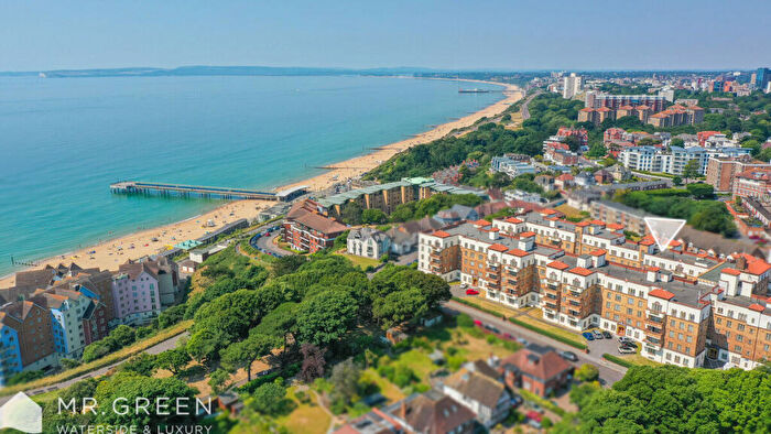 2 Bedroom Flat For Sale In San Remo Towers, Sea Road, Bournemouth, BH5
