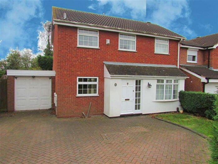 3 Bedroom Detached House To Rent In Loughshaw, Wilnecote, Tamworth, B77