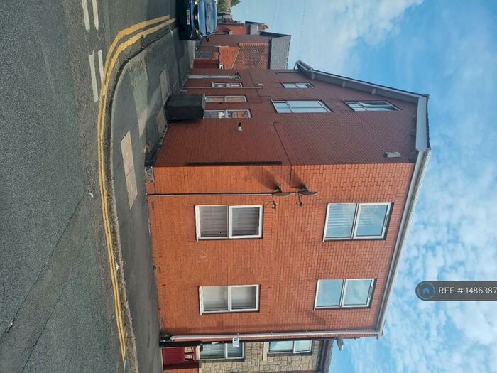 2 Bedroom Flat To Rent In Carrington Road, Chorley, PR7