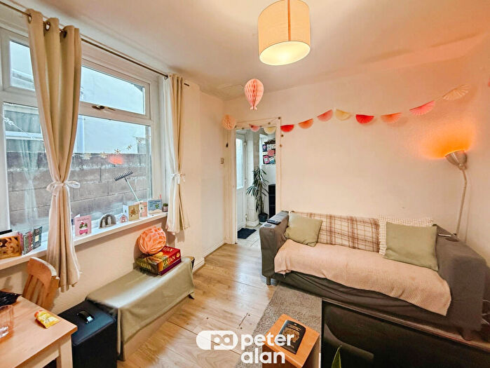 1 Bedroom Flat To Rent In Cwmdare Street, Cardiff, CF24