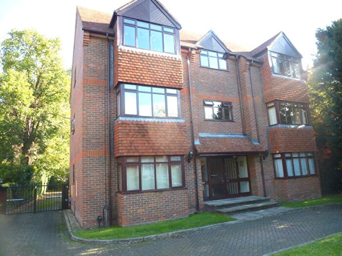 1 Bedroom Apartment To Rent In Ray Park Avenue, Maidenhead, SL6