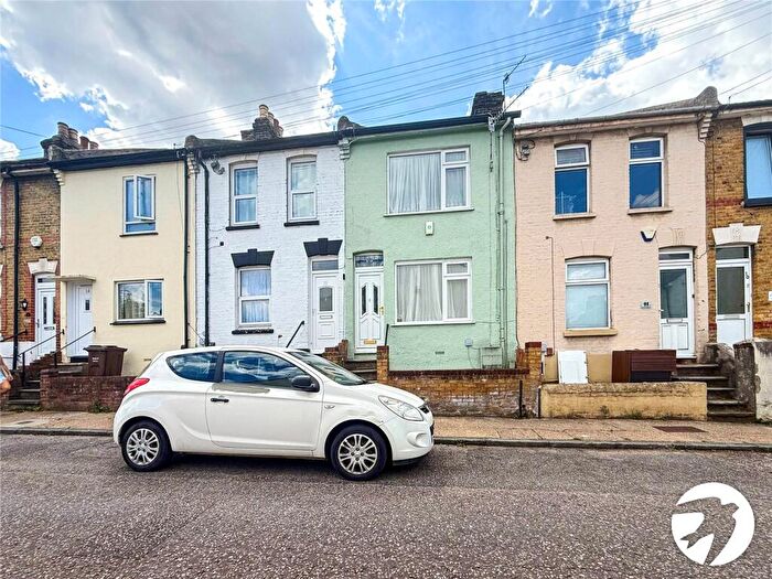 3 Bedroom Terraced House To Rent In Portland Street, Chatham, Kent, ME4