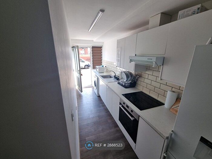 2 Bedroom Flat To Rent In Market St, Doncaster, DN6