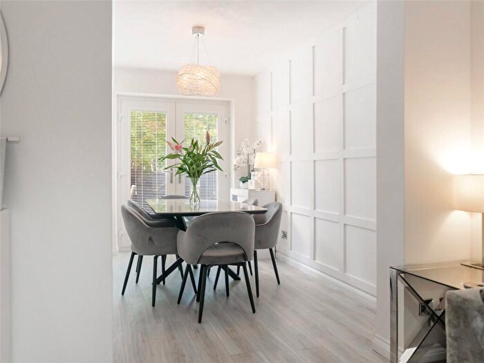 3 Bedroom End Of Terrace House For Sale In Ardmaleish Crescent, Glasgow, Glasgow City, G45