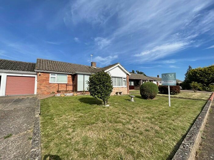 3 Bedroom Detached Bungalow For Sale In Hillcrest, Chedgrave, NR14