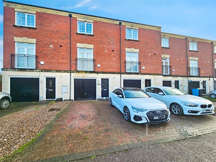 4 Bedroom Town House For Sale In Lavinia Court, Chellaston, Derby, DE73