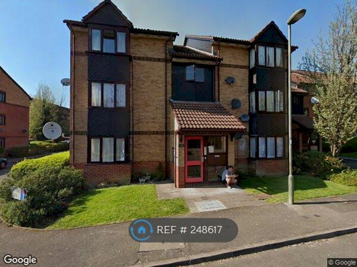 1 Bedroom Flat To Rent In Pavilion Way, London, HA8