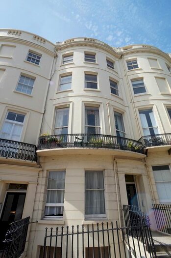 Studio To Rent In Brunswick Place, Hove, East Sussex, BN3