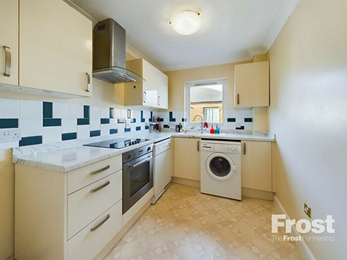 2 Bedroom Apartment To Rent In Parkgate, Windsor Lane, Burnham, Bucks, SL1