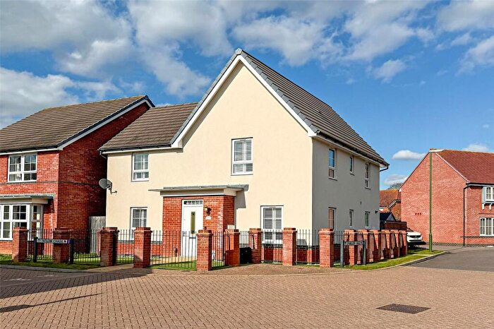 4 Bedroom Detached House For Sale In Tatlow Chase, Littlehampton, West Sussex, BN17